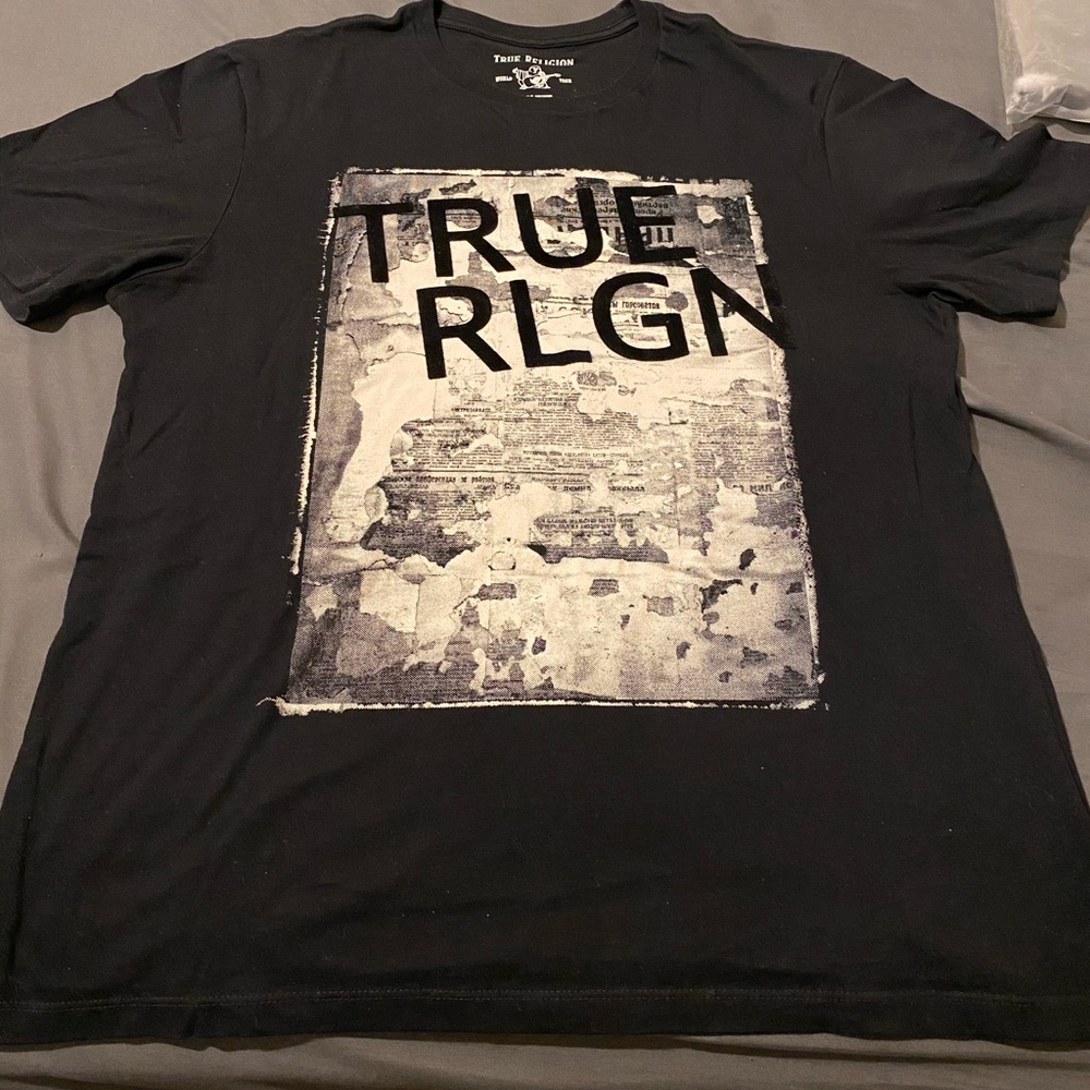 True religion black tee shirt